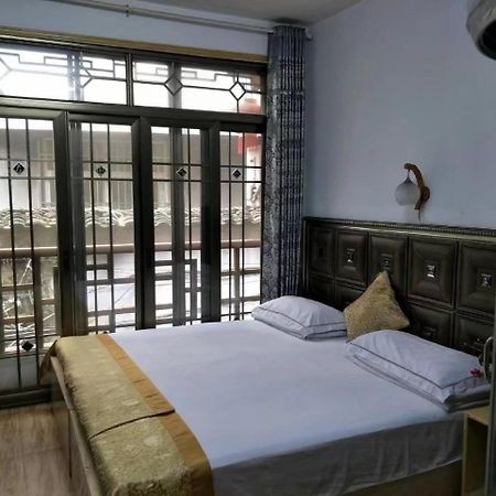 166 Inn Fenghuang Exterior photo