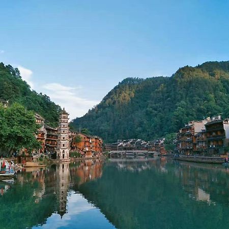 166 Inn Fenghuang Exterior photo