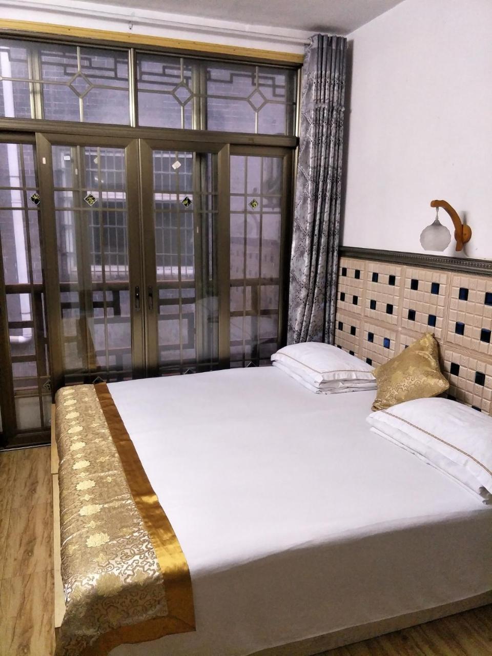 166 Inn Fenghuang Exterior photo